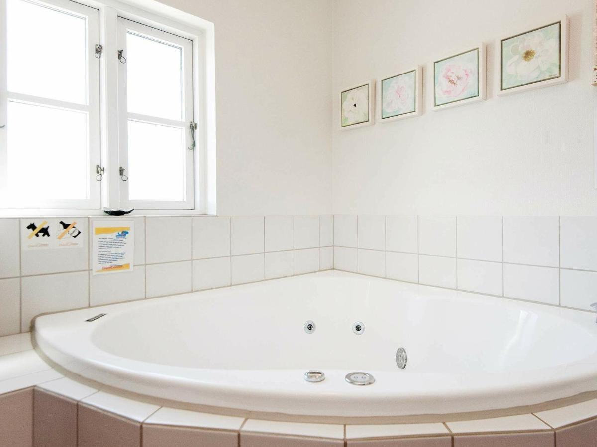 6 Person Holiday Home In Bl Vand Blåvand Buitenkant foto